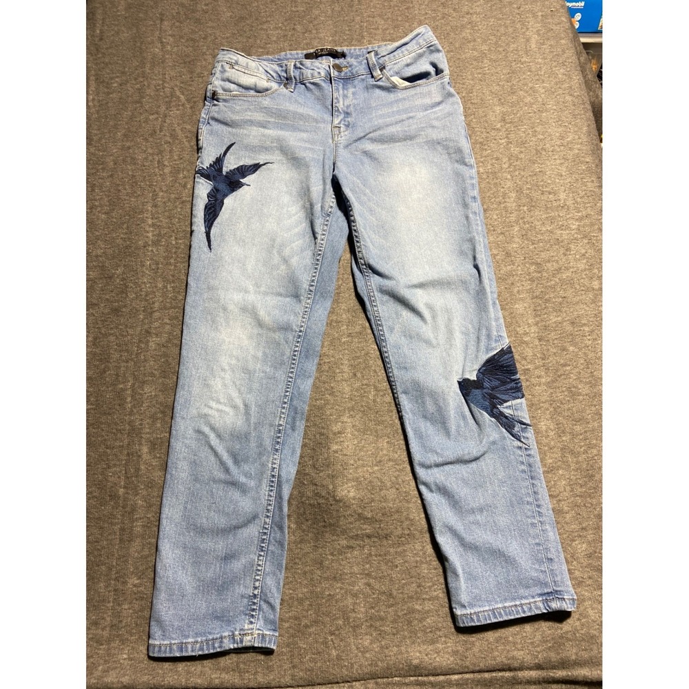 Max Jeans Boyfriend Blue Light Wash Embroidered Bird Swallow Straight Denim Pant